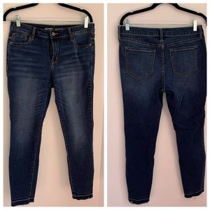 OLD NAVY Frayed rockstar jeans size 10